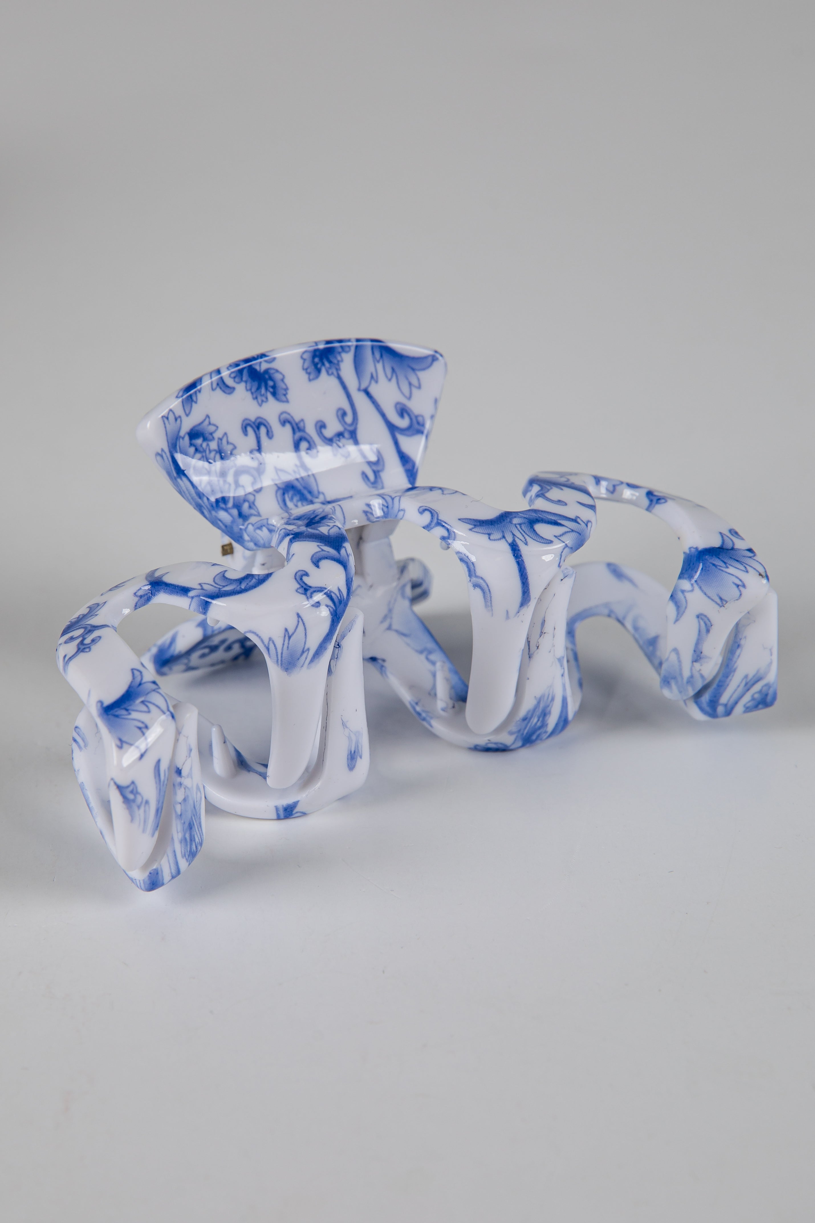 Sweet Credentials Navy Floral Wavy Claw Hair Clip