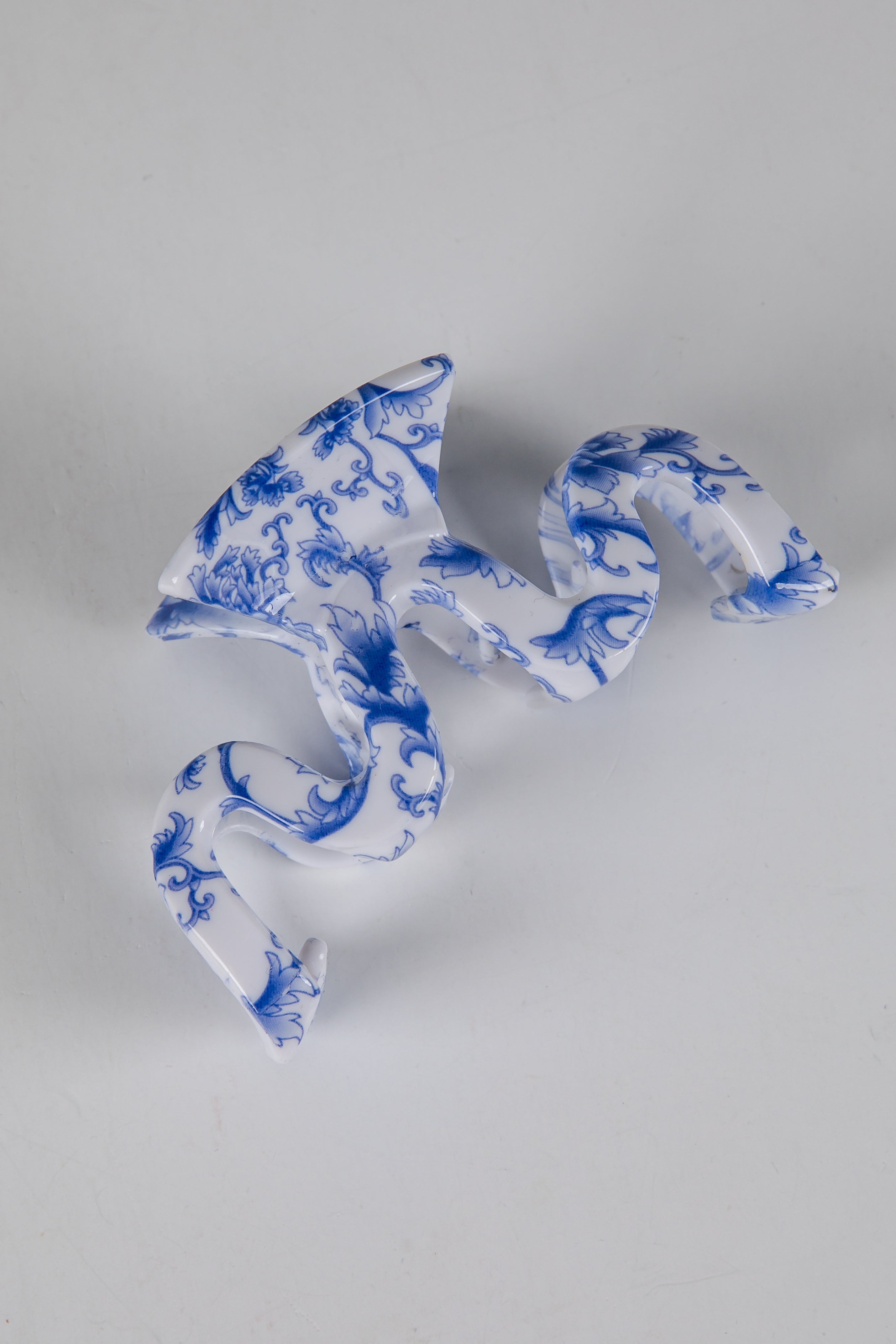 Sweet Credentials Navy Floral Wavy Claw Hair Clip